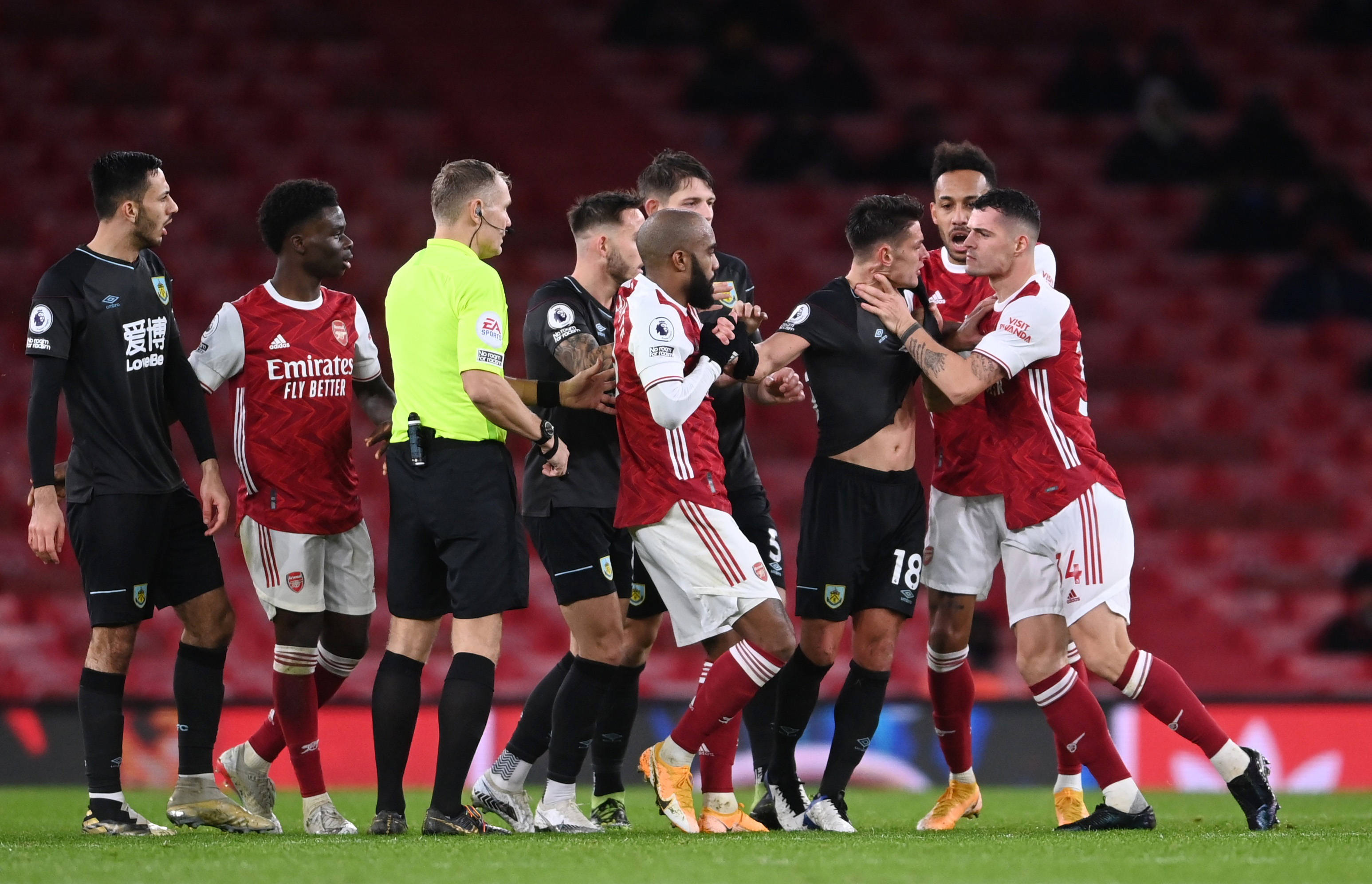 这不仅使球 这不仅使球